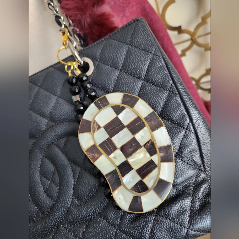 🦪Mother Of Pearl, Chrystals Checkered Pendant Bag Charm w/Goldtone Hardware - Picture 9 of 16